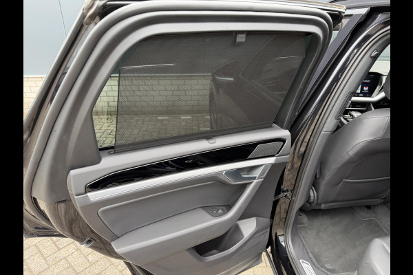 Volkswagen Touareg 3.0 TSi eHybrid 4MOTION 20"/Panoramadak/Trekhaak/Luchtvering/Leder/Stuur + voorruit + stoelverwarming v+a/Dodehoek/Adaptieve cruise