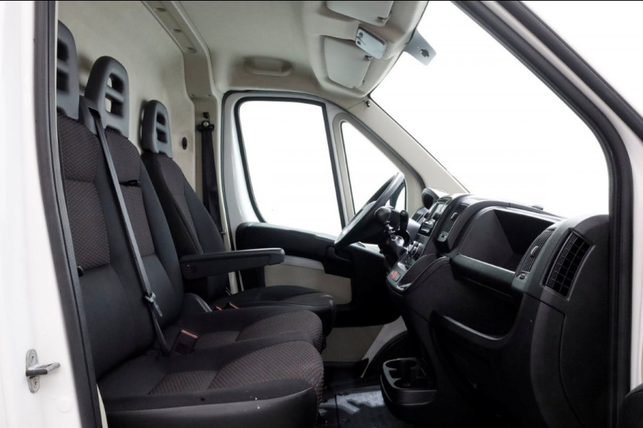 Peugeot Boxer 435 2.0 BlueHDI 165pk L3H3 Premium Airco/Navi/Camera 10-2018