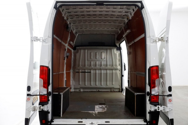 Peugeot Boxer 435 2.0 BlueHDI 165pk L3H3 Premium Airco/Navi/Camera 10-2018