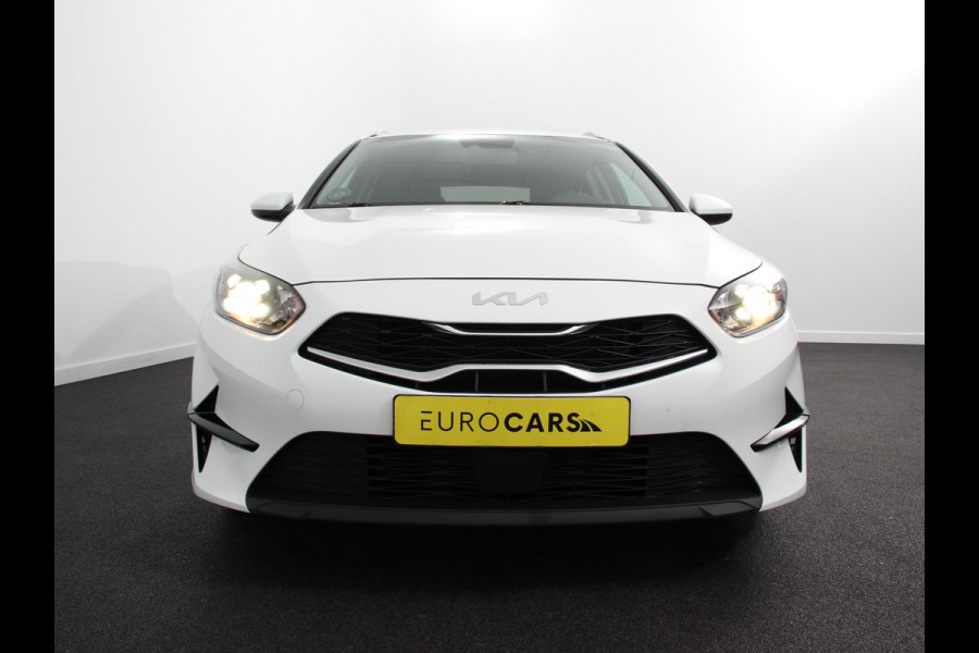 Kia Ceed Sportswagon 1.5 T-GDi 160pk Automaat DynamicLine Climate control Adaptieve cruise control Stuurverwarming Stoelverwarming Navigatie Apple Carplay/ Android Auto Lichtmetalen velgen Achteruitrijcamera