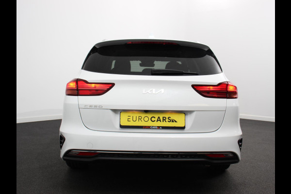Kia Ceed Sportswagon 1.5 T-GDi 160pk Automaat DynamicLine Climate control Adaptieve cruise control Stuurverwarming Stoelverwarming Navigatie Apple Carplay/ Android Auto Lichtmetalen velgen Achteruitrijcamera