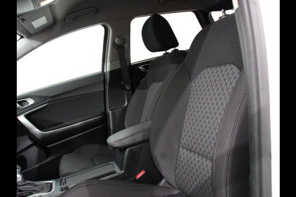 Kia Ceed Sportswagon 1.5 T-GDi 160pk Automaat DynamicLine Climate control Adaptieve cruise control Stuurverwarming Stoelverwarming Navigatie Apple Carplay/ Android Auto Lichtmetalen velgen Achteruitrijcamera