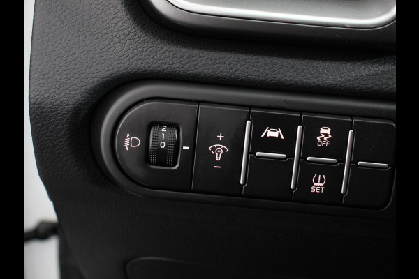 Kia Ceed Sportswagon 1.5 T-GDi 160pk Automaat DynamicLine Climate control Adaptieve cruise control Stuurverwarming Stoelverwarming Navigatie Apple Carplay/ Android Auto Lichtmetalen velgen Achteruitrijcamera