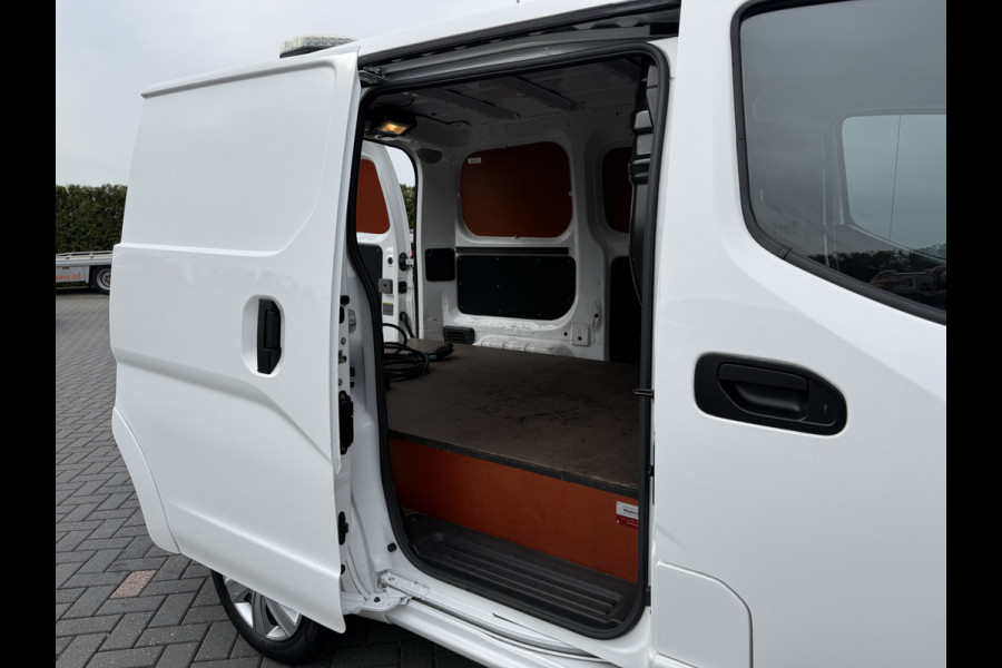 Nissan E-NV200 40 kWh / FULL ELECTRIC / 1e EIG. / SOH 91% / 24.371 KM / AIRCO / CRUISE / CAMERA / INRICHTING