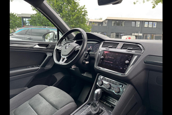 Volkswagen Tiguan 1.4 TSI ACT Highline Panoramadak Trekhaak R-line DSG 19 inch LMV all Season banden Chrome sierdelen