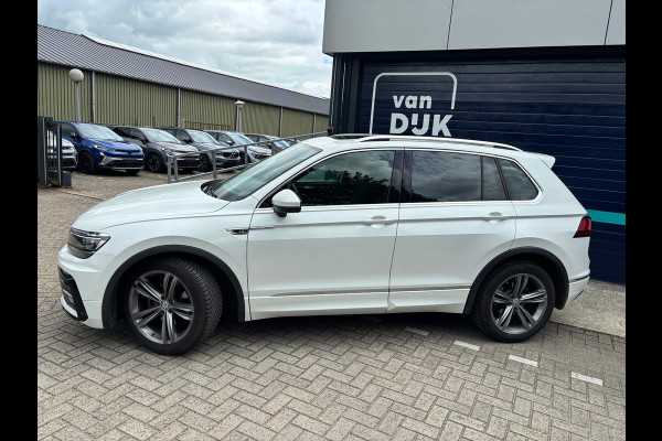Volkswagen Tiguan 1.4 TSI ACT Highline Panoramadak Trekhaak R-line DSG 19 inch LMV all Season banden Chrome sierdelen