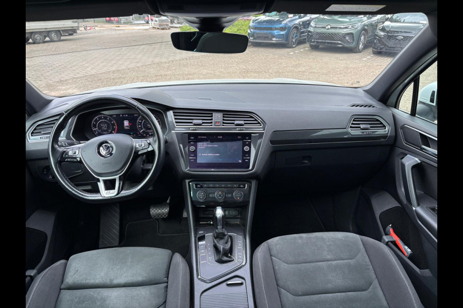 Volkswagen Tiguan 1.4 TSI ACT Highline Panoramadak Trekhaak R-line DSG 19 inch LMV all Season banden Chrome sierdelen