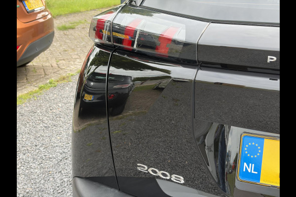Peugeot 2008 1.2 PureTech Active 1e Eigenaar,360°Camera,Carplay,Dealer Onderhouden,102pk,Pdc,Lm velgen,6 Bak,N.A.P,Apk tot 08-2028
