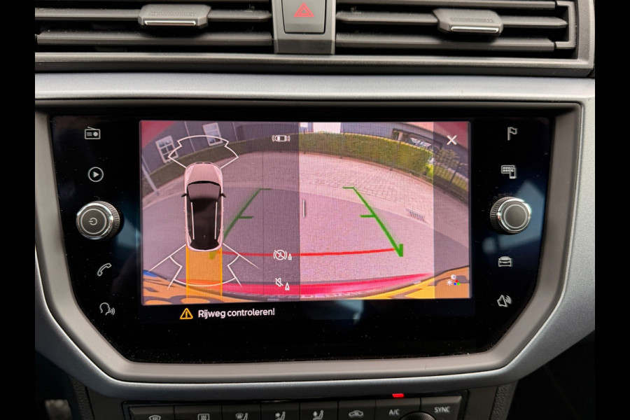 Seat Arona 1.0 TSI Style Business Intense Plus AircoEcc Leer Navi Camera Led-Xenon