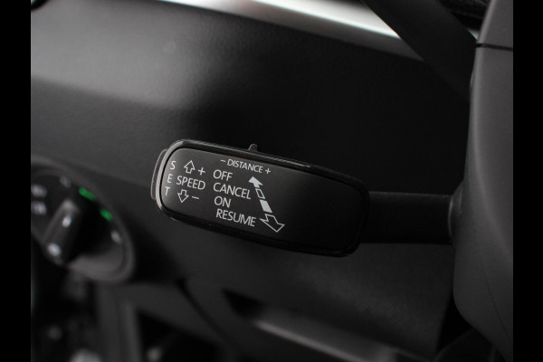 Škoda Karoq 1.5 TSI 150pk DSG ACT Selection Navigatie Apple Carplay/Android Auto Camera Parkeer sensoren Adaptieve Cruise Control Lichtmetalen Velgen Digitale Cockpit