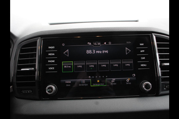 Škoda Karoq 1.5 TSI 150pk DSG ACT Selection Navigatie Apple Carplay/Android Auto Camera Parkeer sensoren Adaptieve Cruise Control Lichtmetalen Velgen Digitale Cockpit