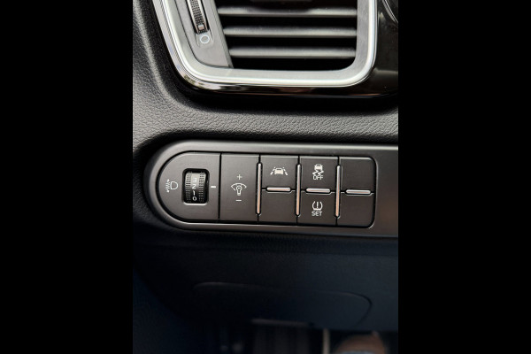 Kia Xceed 1.4 T-GDi DynamicPlusLine - Navigatie I Camera & PDC I LED I Sport pakket 1/2 Leer I 89.000 KM - Dealer onderhouden