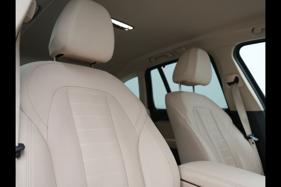 BMW X3 xDrive30e Business Edition Plus PHEV 293pk Dealer O.H. | Trekhaak Af Fabriek | Adaptive Cruise | 360 Camera | Adaptief Onderstel | Lederen Sportstoelen Memory & Ventilatie | Sfeerverlichting | Stoelen & Stuur Verwarmd | Keyless | Blis | Plug In Hybrid |