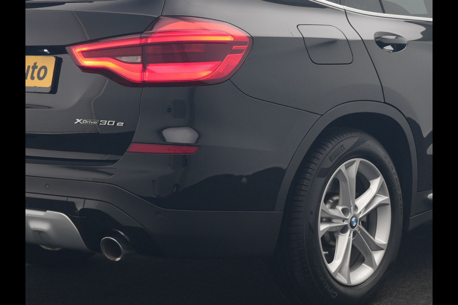 BMW X3 xDrive30e Business Edition Plus PHEV 293pk Dealer O.H. | Trekhaak Af Fabriek | Adaptive Cruise | 360 Camera | Adaptief Onderstel | Lederen Sportstoelen Memory & Ventilatie | Sfeerverlichting | Stoelen & Stuur Verwarmd | Keyless | Blis | Plug In Hybrid |