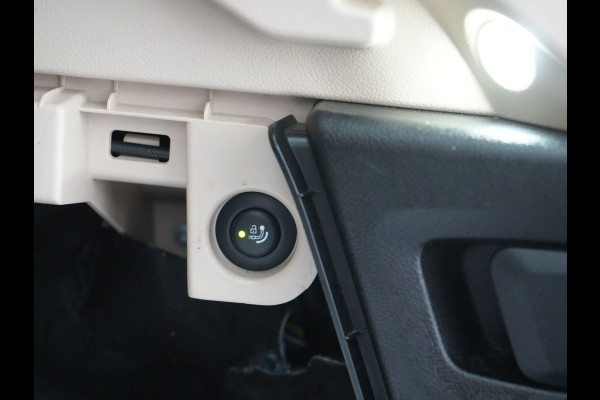 BMW X3 xDrive30e Business Edition Plus PHEV 293pk Dealer O.H. | Trekhaak Af Fabriek | Adaptive Cruise | 360 Camera | Adaptief Onderstel | Lederen Sportstoelen Memory & Ventilatie | Sfeerverlichting | Stoelen & Stuur Verwarmd | Keyless | Blis | Plug In Hybrid |