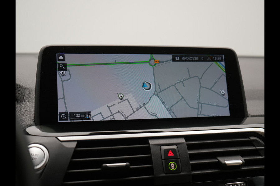BMW X3 xDrive30e Business Edition Plus PHEV 293pk Dealer O.H. | Trekhaak Af Fabriek | Adaptive Cruise | 360 Camera | Adaptief Onderstel | Lederen Sportstoelen Memory & Ventilatie | Sfeerverlichting | Stoelen & Stuur Verwarmd | Keyless | Blis | Plug In Hybrid |