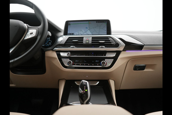 BMW X3 xDrive30e Business Edition Plus PHEV 293pk Dealer O.H. | Trekhaak Af Fabriek | Adaptive Cruise | 360 Camera | Adaptief Onderstel | Lederen Sportstoelen Memory & Ventilatie | Sfeerverlichting | Stoelen & Stuur Verwarmd | Keyless | Blis | Plug In Hybrid |