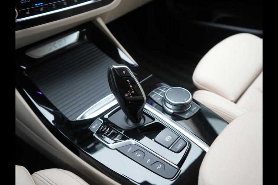BMW X3 xDrive30e Business Edition Plus PHEV 293pk Dealer O.H. | Trekhaak Af Fabriek | Adaptive Cruise | 360 Camera | Adaptief Onderstel | Lederen Sportstoelen Memory & Ventilatie | Sfeerverlichting | Stoelen & Stuur Verwarmd | Keyless | Blis | Plug In Hybrid |