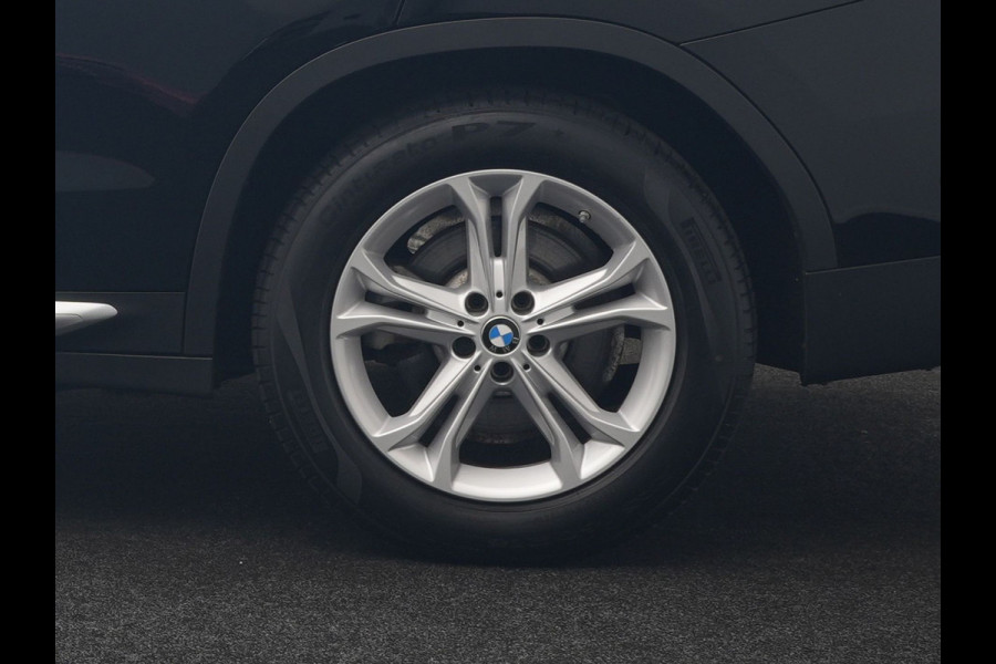 BMW X3 xDrive30e Business Edition Plus PHEV 293pk Dealer O.H. | Trekhaak Af Fabriek | Adaptive Cruise | 360 Camera | Adaptief Onderstel | Lederen Sportstoelen Memory & Ventilatie | Sfeerverlichting | Stoelen & Stuur Verwarmd | Keyless | Blis | Plug In Hybrid |
