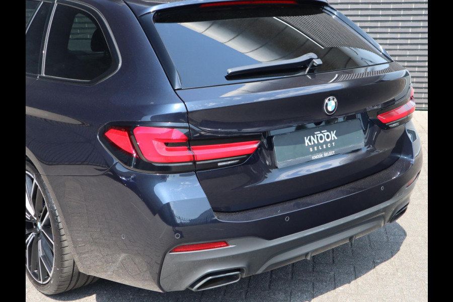 BMW 5 Serie Touring 530d High Executive M Sport Pakket Automaat / Live Cockpit Professional / Head-Up Display / Panoramadak / Laser / Adaptieve Cruise Control / Stoelverwarming / HiFi / 20 Inch / Sportstoelen voor / DAB