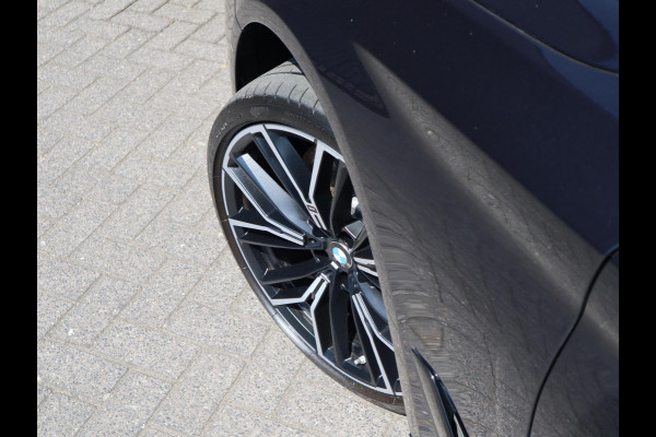 BMW 5 Serie Touring 530d High Executive M Sport Pakket Automaat / Live Cockpit Professional / Head-Up Display / Panoramadak / Laser / Adaptieve Cruise Control / Stoelverwarming / HiFi / 20 Inch / Sportstoelen voor / DAB