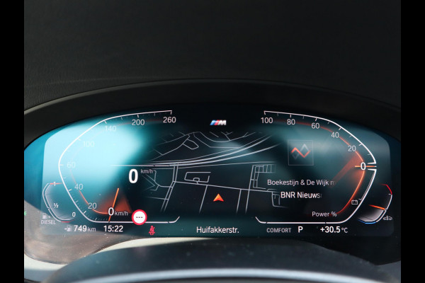BMW 5 Serie Touring 530d High Executive M Sport Pakket Automaat / Live Cockpit Professional / Head-Up Display / Panoramadak / Laser / Adaptieve Cruise Control / Stoelverwarming / HiFi / 20 Inch / Sportstoelen voor / DAB