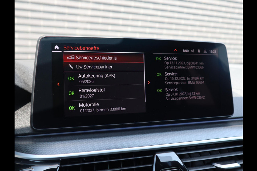 BMW 5 Serie Touring 530d High Executive M Sport Pakket Automaat / Live Cockpit Professional / Head-Up Display / Panoramadak / Laser / Adaptieve Cruise Control / Stoelverwarming / HiFi / 20 Inch / Sportstoelen voor / DAB