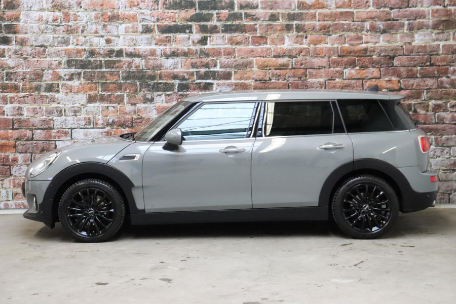 MINI Clubman One Salt Business / Navigatie / LED / Climate Control / Parkeersensoren voor+achter / 16 Inch / Bluetooth / Extra Getint Glas / Cruise Control / Sportstuurwiel / Chrome Line