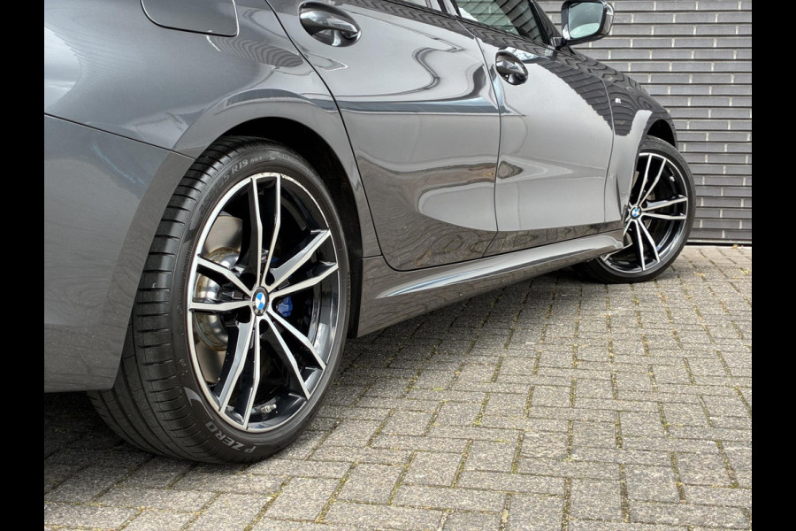 BMW 3 Serie Sedan 320i High Executive M Sport Pakket Automaat / Live Cockpit Professional / Leder / 19 Inch / Head-Up Display / Adaptive Cruise Control / Hifi / Shadow Line / M Sportremsysteem / Achteruitrijcamera