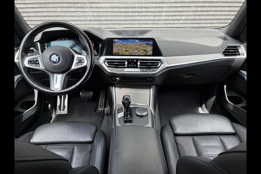 BMW 3 Serie Sedan 320i High Executive M Sport Pakket Automaat / Live Cockpit Professional / Leder / 19 Inch / Head-Up Display / Adaptive Cruise Control / Hifi / Shadow Line / M Sportremsysteem / Achteruitrijcamera