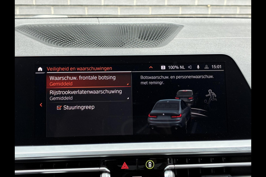 BMW 3 Serie Sedan 320i High Executive M Sport Pakket Automaat / Live Cockpit Professional / Leder / 19 Inch / Head-Up Display / Adaptive Cruise Control / Hifi / Shadow Line / M Sportremsysteem / Achteruitrijcamera