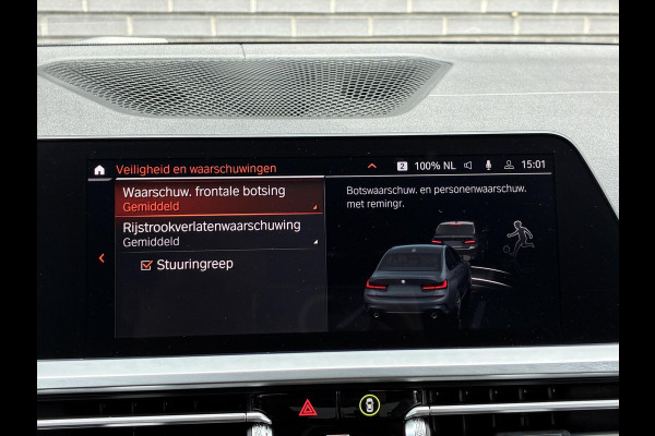BMW 3 Serie Sedan 320i High Executive M Sport Pakket Automaat / Live Cockpit Professional / Leder / 19 Inch / Head-Up Display / Adaptive Cruise Control / Hifi / Shadow Line / M Sportremsysteem / Achteruitrijcamera