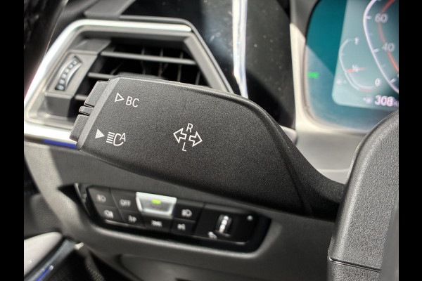 BMW 3 Serie Sedan 320i High Executive M Sport Pakket Automaat / Live Cockpit Professional / Leder / 19 Inch / Head-Up Display / Adaptive Cruise Control / Hifi / Shadow Line / M Sportremsysteem / Achteruitrijcamera