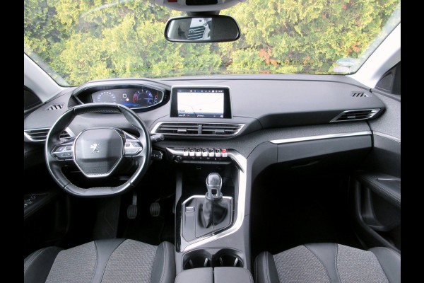 Peugeot 3008 1.2 PureTech Allure * Navi * Camera * Carplay *