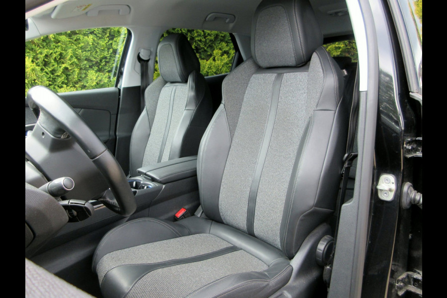 Peugeot 3008 1.2 PureTech Allure * Navi * Camera * Carplay *