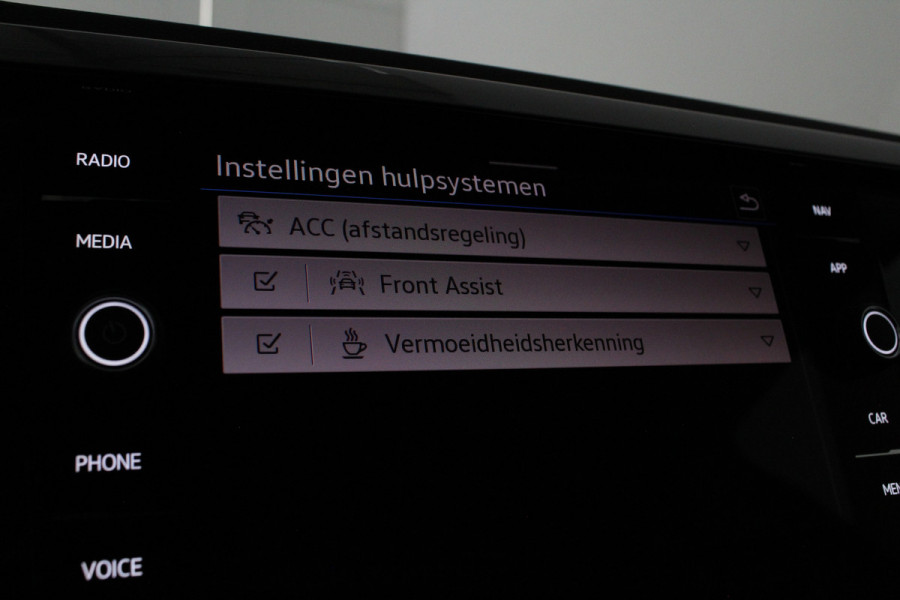 Volkswagen Polo 1.0 TSI Highline Business R-Line > Camera/stoelverwarming/sfeerverlichting...