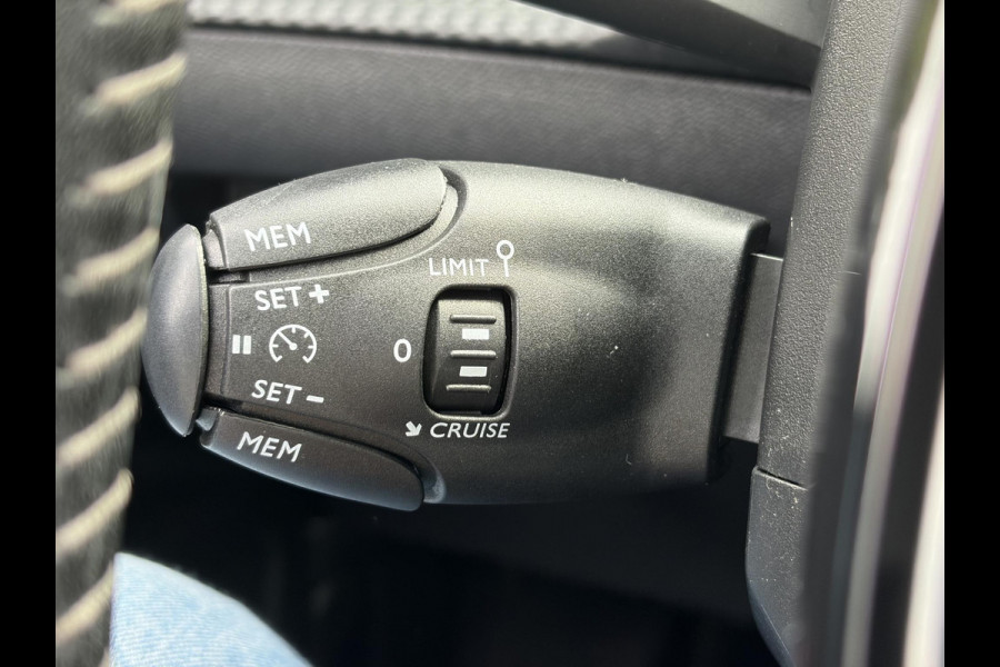 Peugeot 2008 1.2 PureTech Active 1e Eigenaar,360°Camera,Carplay,Dealer Onderhouden,102pk,Pdc,Lm velgen,6 Bak,N.A.P,Apk tot 08-2028
