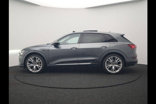 Audi e-tron 55 Quattro 2x S Line 95 kWh 408pk | Panodak | Luchtvering | Adaptive Cruise | 360 Camera | Matrix LED | Alcantara Sportstoelen Memory & Verwarmd | Apple Carplay | 22"L.M | Navigatie | DAB |