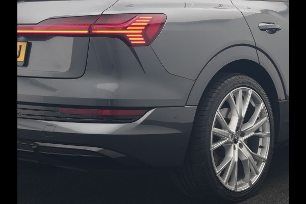 Audi e-tron 55 Quattro 2x S Line 95 kWh 408pk | Panodak | Luchtvering | Adaptive Cruise | 360 Camera | Matrix LED | Alcantara Sportstoelen Memory & Verwarmd | Apple Carplay | 22"L.M | Navigatie | DAB |
