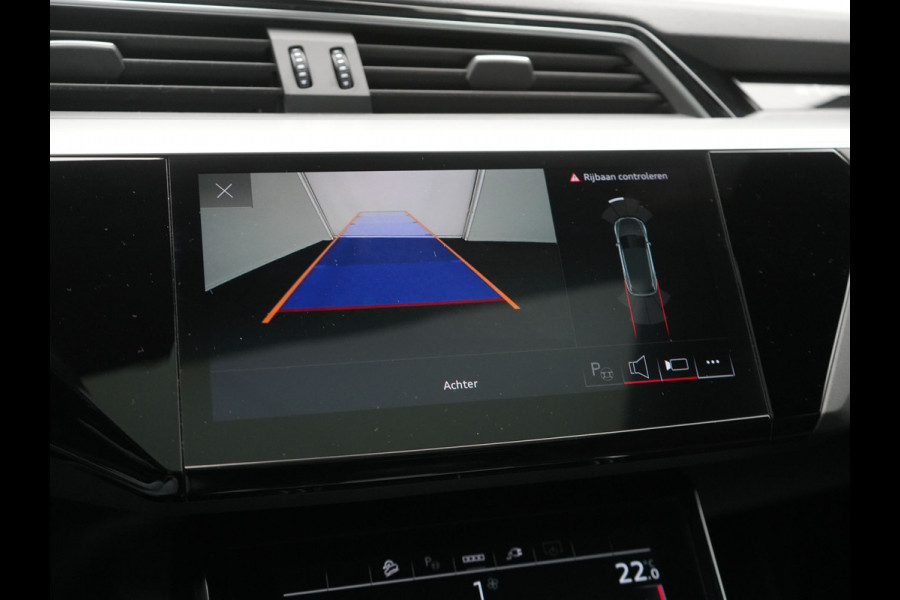 Audi e-tron 55 Quattro 2x S Line 95 kWh 408pk | Panodak | Luchtvering | Adaptive Cruise | 360 Camera | Matrix LED | Alcantara Sportstoelen Memory & Verwarmd | Apple Carplay | 22"L.M | Navigatie | DAB |