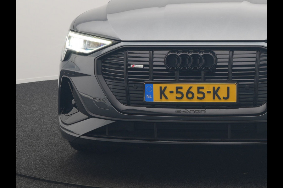Audi e-tron 55 Quattro 2x S Line 95 kWh 408pk | Panodak | Luchtvering | Adaptive Cruise | 360 Camera | Matrix LED | Alcantara Sportstoelen Memory & Verwarmd | Apple Carplay | 22"L.M | Navigatie | DAB |