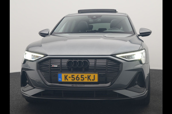 Audi e-tron 55 Quattro 2x S Line 95 kWh 408pk | Panodak | Luchtvering | Adaptive Cruise | 360 Camera | Matrix LED | Alcantara Sportstoelen Memory & Verwarmd | Apple Carplay | 22"L.M | Navigatie | DAB |