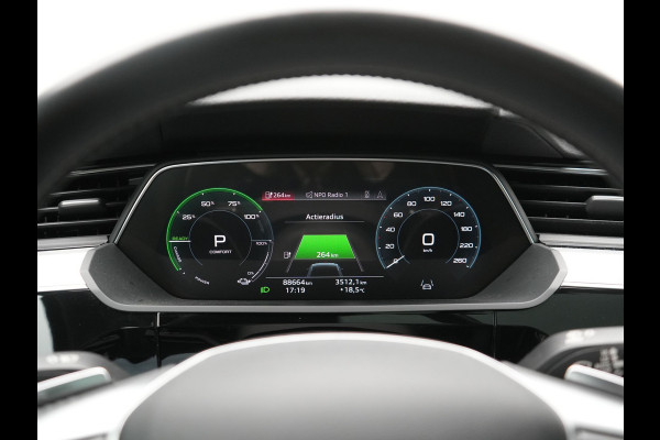 Audi e-tron 55 Quattro 2x S Line 95 kWh 408pk | Panodak | Luchtvering | Adaptive Cruise | 360 Camera | Matrix LED | Alcantara Sportstoelen Memory & Verwarmd | Apple Carplay | 22"L.M | Navigatie | DAB |