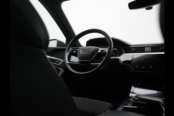 Audi e-tron 55 Quattro 2x S Line 95 kWh 408pk | Panodak | Luchtvering | Adaptive Cruise | 360 Camera | Matrix LED | Alcantara Sportstoelen Memory & Verwarmd | Apple Carplay | 22"L.M | Navigatie | DAB |