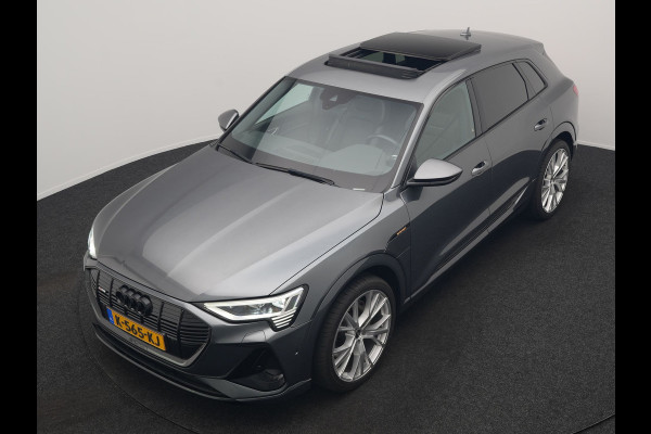 Audi e-tron 55 Quattro 2x S Line 95 kWh 408pk | Panodak | Luchtvering | Adaptive Cruise | 360 Camera | Matrix LED | Alcantara Sportstoelen Memory & Verwarmd | Apple Carplay | 22"L.M | Navigatie | DAB |
