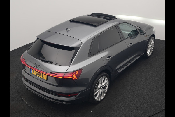 Audi e-tron 55 Quattro 2x S Line 95 kWh 408pk | Panodak | Luchtvering | Adaptive Cruise | 360 Camera | Matrix LED | Alcantara Sportstoelen Memory & Verwarmd | Apple Carplay | 22"L.M | Navigatie | DAB |