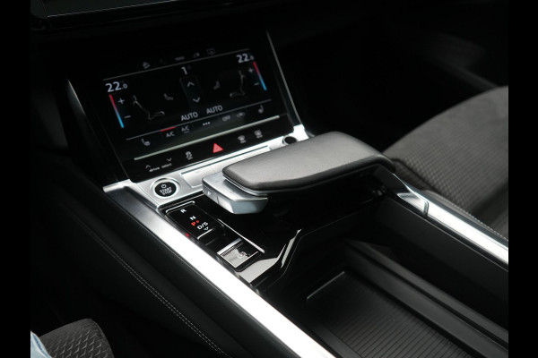 Audi e-tron 55 Quattro 2x S Line 95 kWh 408pk | Panodak | Luchtvering | Adaptive Cruise | 360 Camera | Matrix LED | Alcantara Sportstoelen Memory & Verwarmd | Apple Carplay | 22"L.M | Navigatie | DAB |