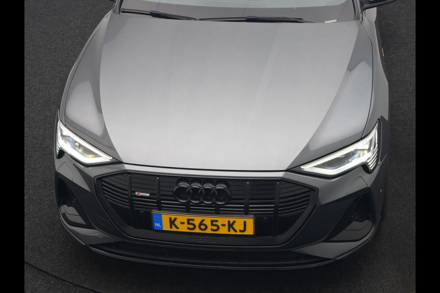 Audi e-tron 55 Quattro 2x S Line 95 kWh 408pk | Panodak | Luchtvering | Adaptive Cruise | 360 Camera | Matrix LED | Alcantara Sportstoelen Memory & Verwarmd | Apple Carplay | 22"L.M | Navigatie | DAB |