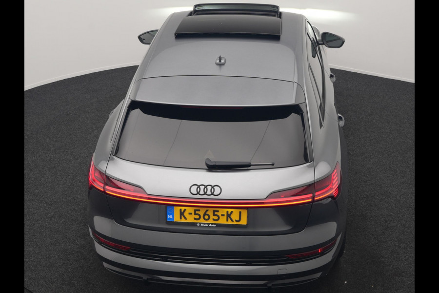 Audi e-tron 55 Quattro 2x S Line 95 kWh 408pk | Panodak | Luchtvering | Adaptive Cruise | 360 Camera | Matrix LED | Alcantara Sportstoelen Memory & Verwarmd | Apple Carplay | 22"L.M | Navigatie | DAB |