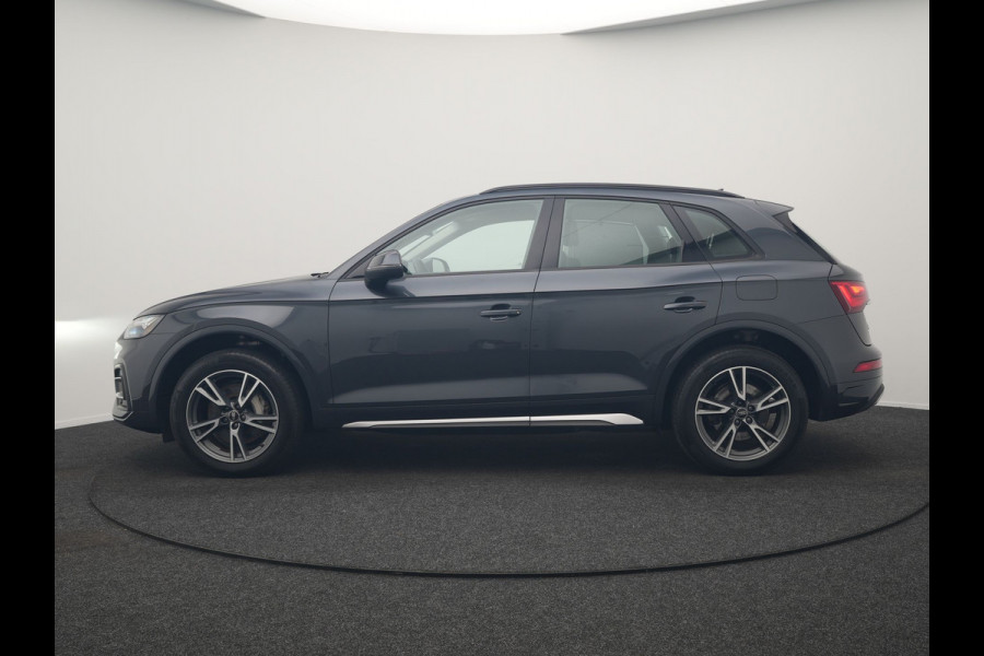 Audi Q5 50 TFSI e Pro Line PHEV 300pk Dealer O.H. | Trekhaak Af Fabriek | Camera | Voorstoelen Verwarmd | Sfeerverlichting | Virtual Cockpit | Navigatie | Cruise Control | DAB | 19"L.M | Plug In Hybrid |